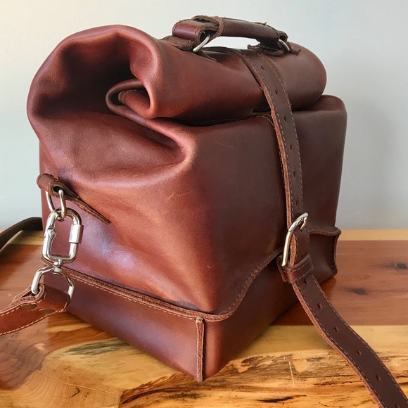 ❌ SOLD ❌ Saddleback Leather Medium Dry Bag - Picture 2 of 8